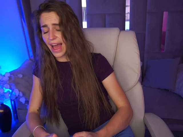 PeonyBloom, en vivo ahora en BongaCams