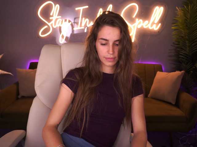 PeonyBloom, en vivo ahora en BongaCams
