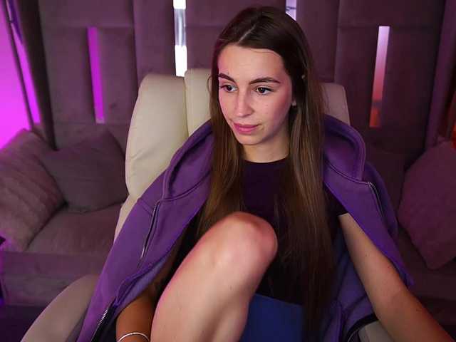 PeonyBloom — live female cam