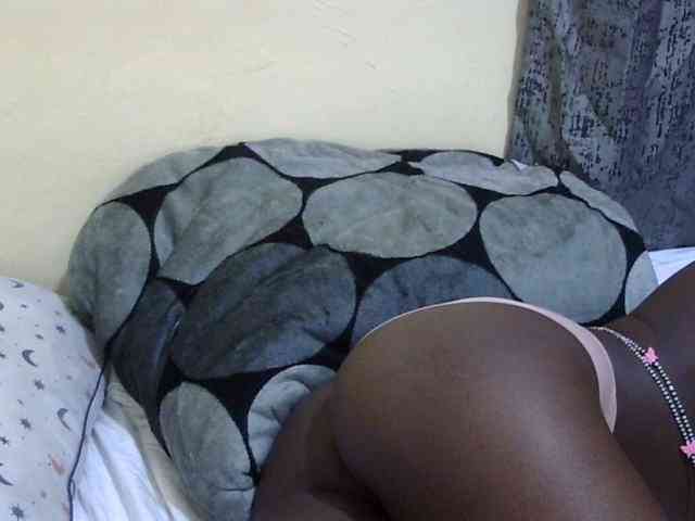 Liily-69 webcam
