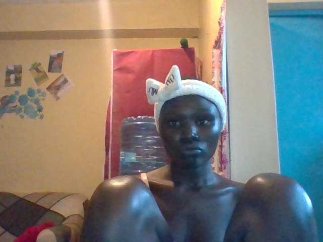 Keisha3 live cam on BongaCams