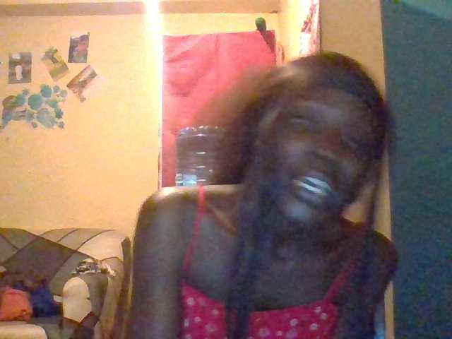 Keisha3 live cam on BongaCams