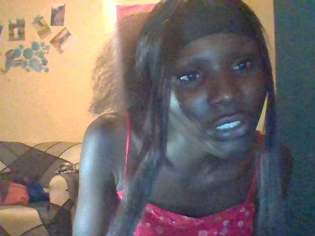 Keisha3 live cam on BongaCams
