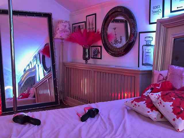 AmberLuna webcam