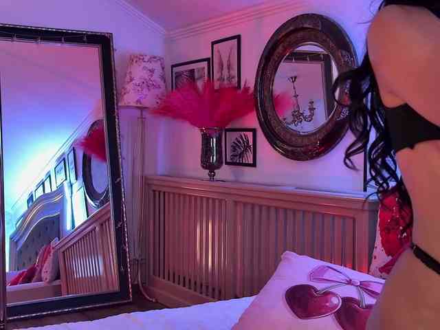AmberLuna webcam