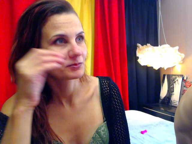 JinnAndJillian live cam on BongaCams