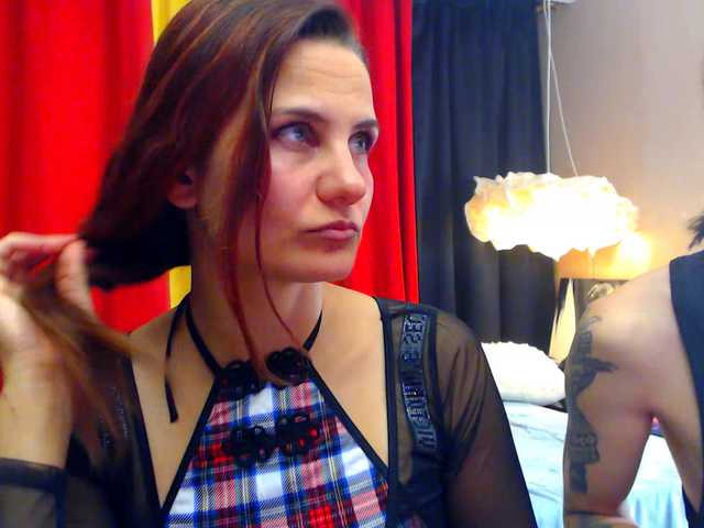 le modèle JinnAndJillian est en webcam porno dans un show sur le site bongacams, il possède les tags suivants: White/Caucasian,Brunette,Hairy