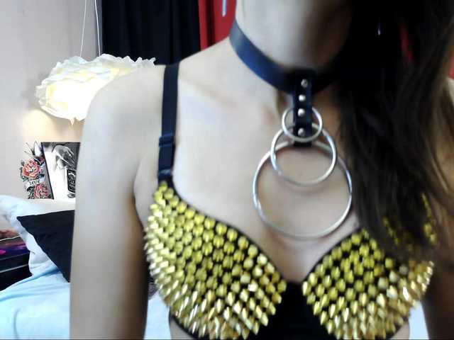 JinnAndJillian live cam on BongaCams