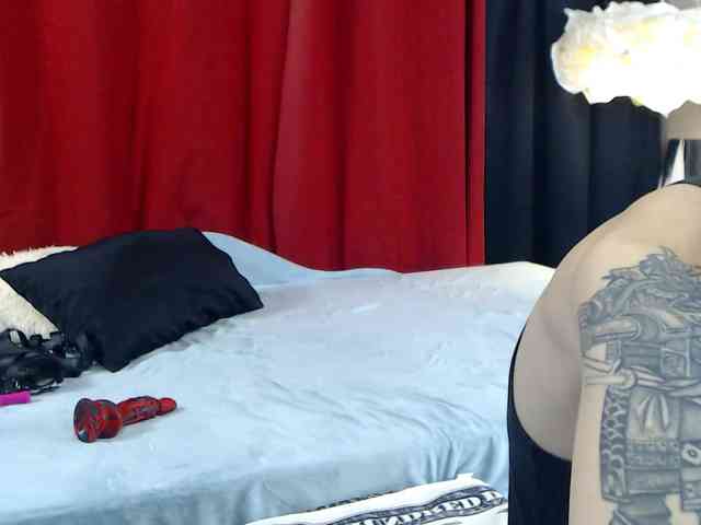 JinnAndJillian webcam