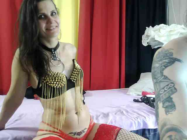 JinnAndJillian webcam