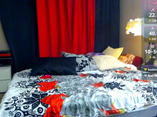 JinnAndJillian webcam