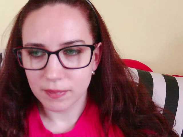 EmilyHot live cam on BongaCams