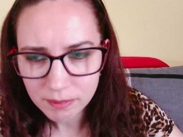 EmilyHot live cam on BongaCams