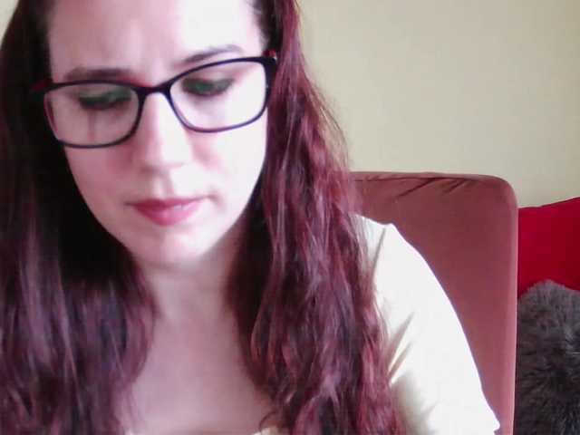 EmilyHot live cam on BongaCams