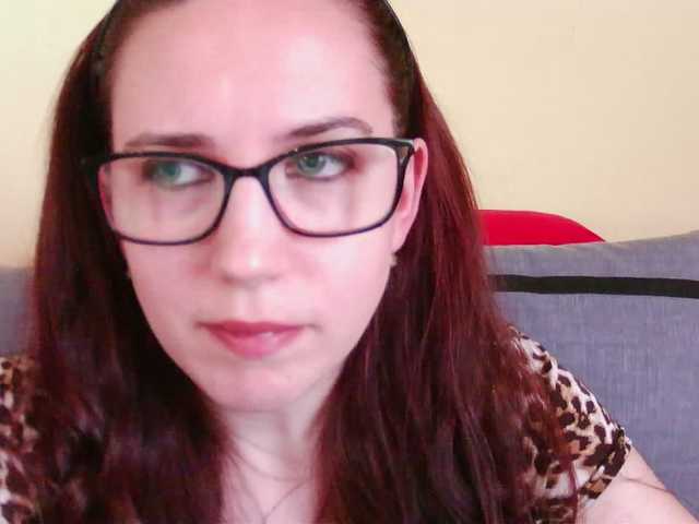 EmilyHot live cam on BongaCams