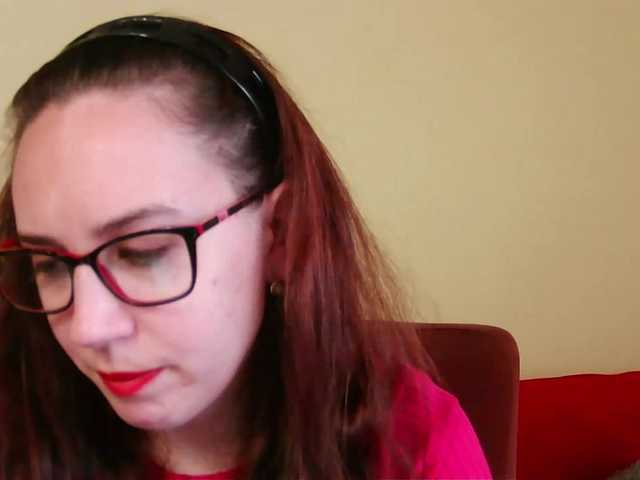 EmilyHot live cam on BongaCams