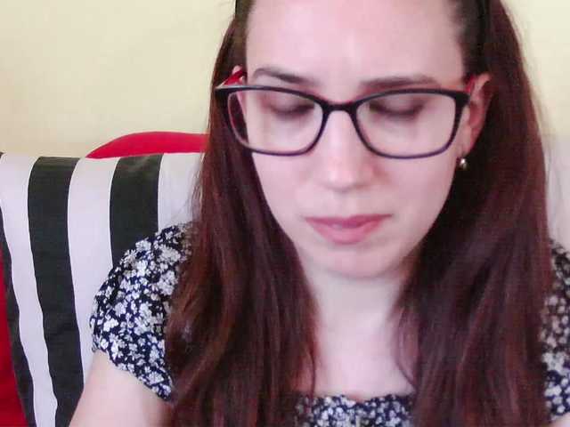 EmilyHot live cam on BongaCams