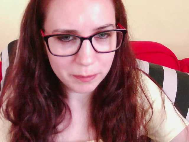 EmilyHot live cam on BongaCams