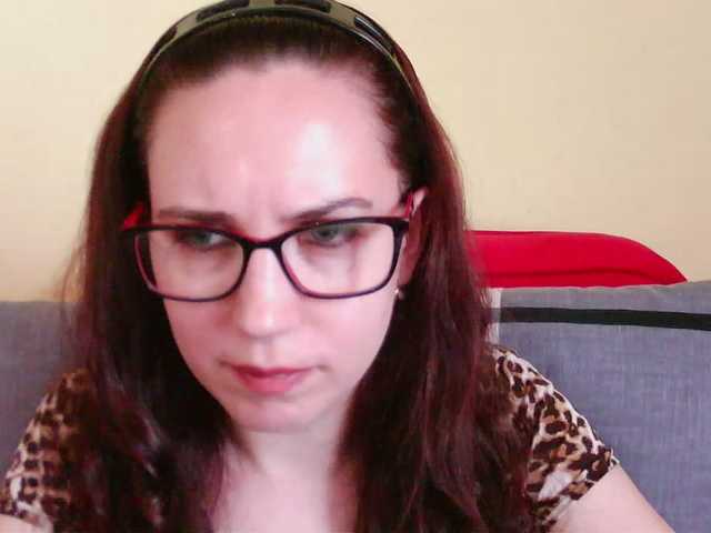 EmilyHot live cam on BongaCams
