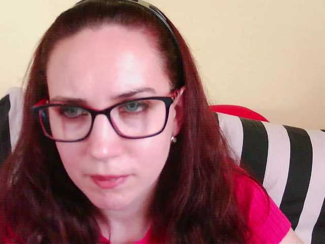 EmilyHot live cam on BongaCams