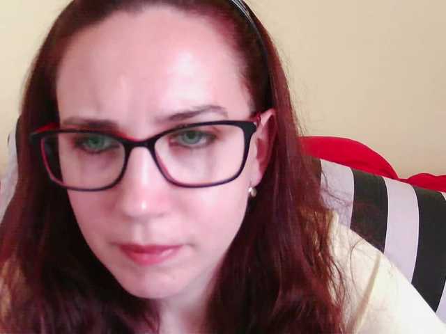 EmilyHot live cam on BongaCams