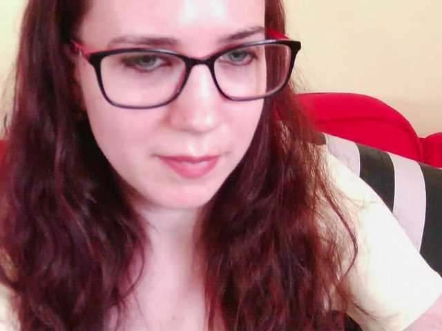 EmilyHot live cam on BongaCams