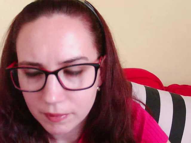EmilyHot live cam on BongaCams