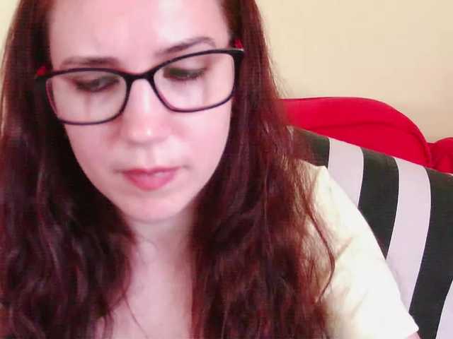EmilyHot live cam on BongaCams