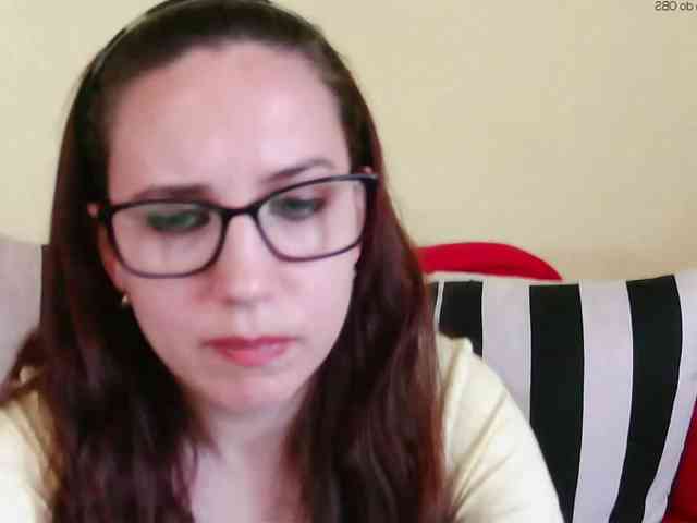 EmilyHot webcam