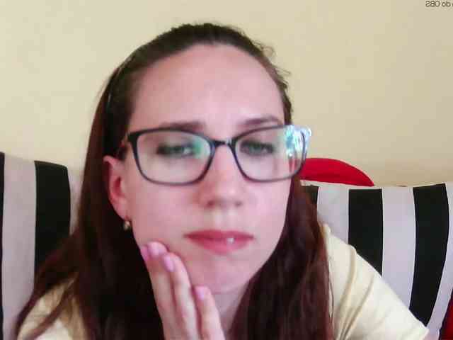 EmilyHot webcam