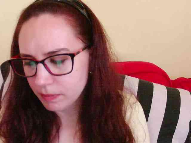 EmilyHot EmilyHot