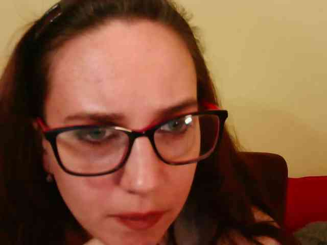 emilyhot's live room