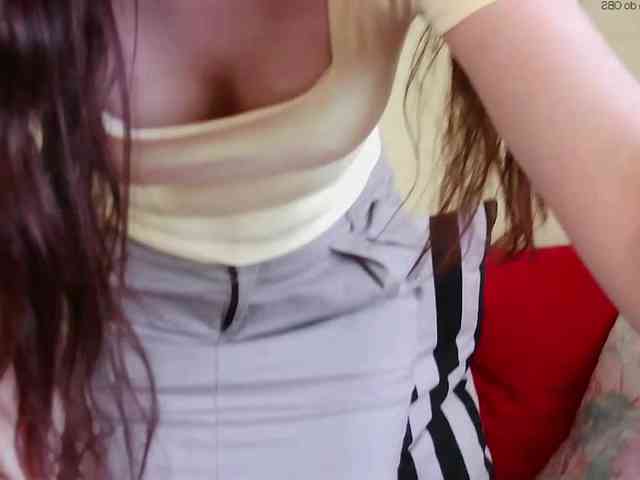 EmilyHot webcam