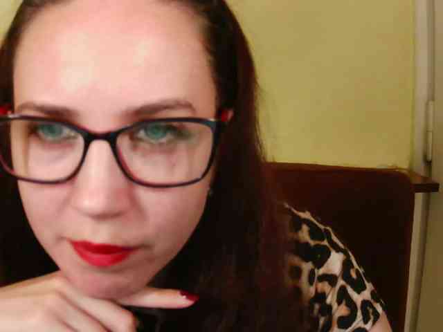 EmilyHot EmilyHot