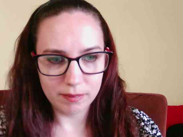 emilyhot's live room