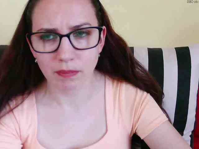 EmilyHot webcam