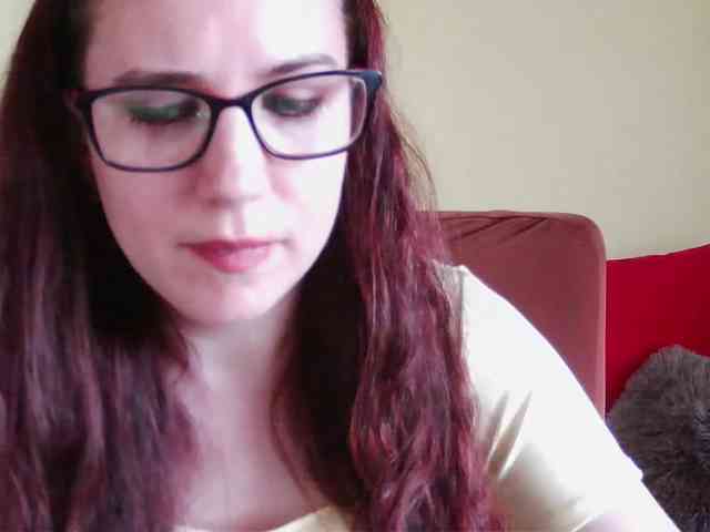emilyhot's live room