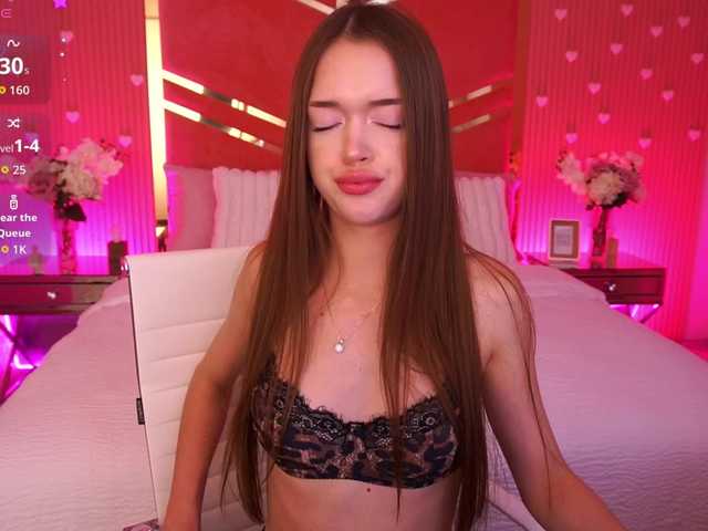 LunarBarbie live webcam show