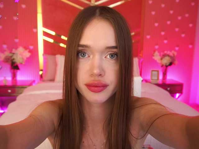 LunarBarbie live webcam show