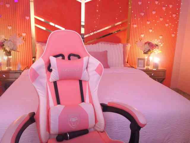 LunarBarbie webcam