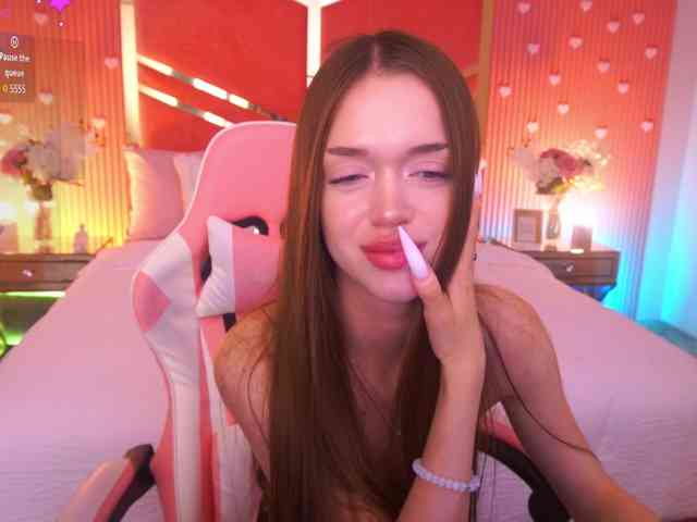 LunarBarbie webcam