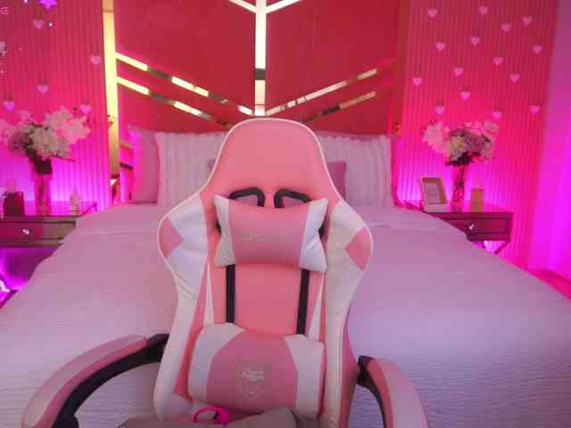 LunarBarbie webcam