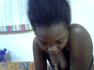 Prettylovie's Live Webcam