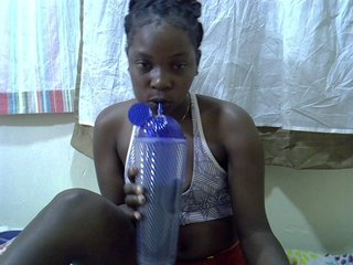 Prettylovie's Live Webcam
