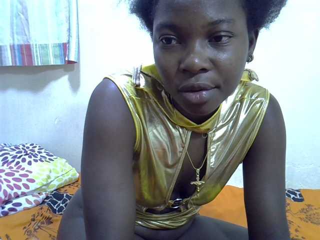 Chat with Prettylovie live cam