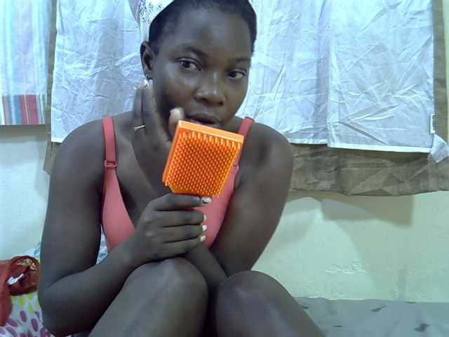 Prettylovie live cam on BongaCams