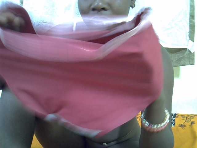 Prettylovie live cam on BongaCams