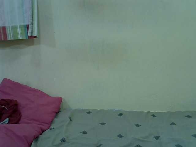 Prettylovie live cam on BongaCams