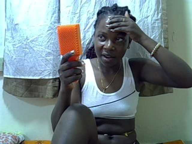 Prettylovie live cam on BongaCams