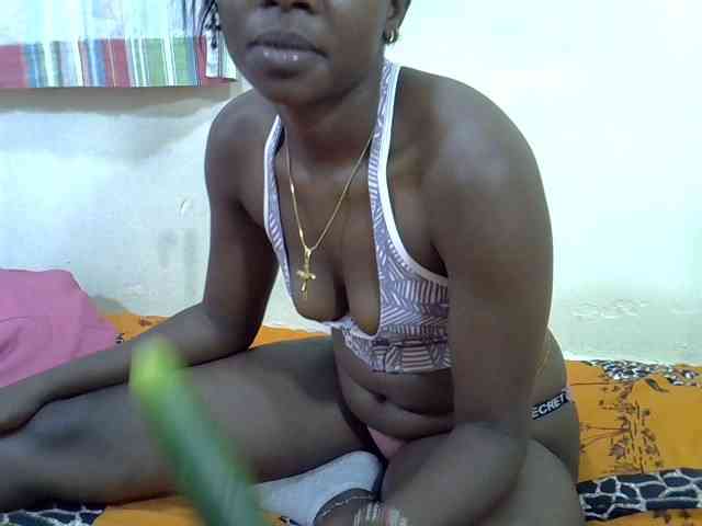 Prettylovie webcam